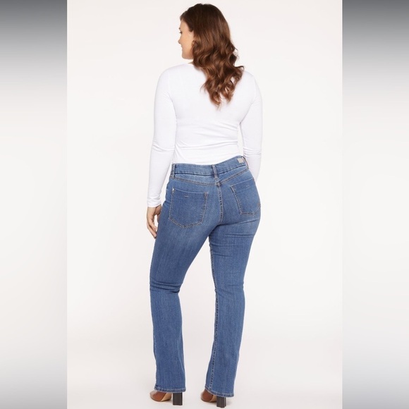 Seven7 Denim - NWT Seven7 High Rise TUMMYLESS MICRO BOOT CUT JEAN Harlem Color Sz 4